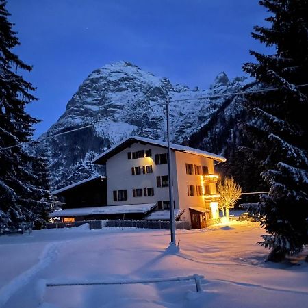 Al Cervo Albergo - Hotel Stabiziane Kültér fotó